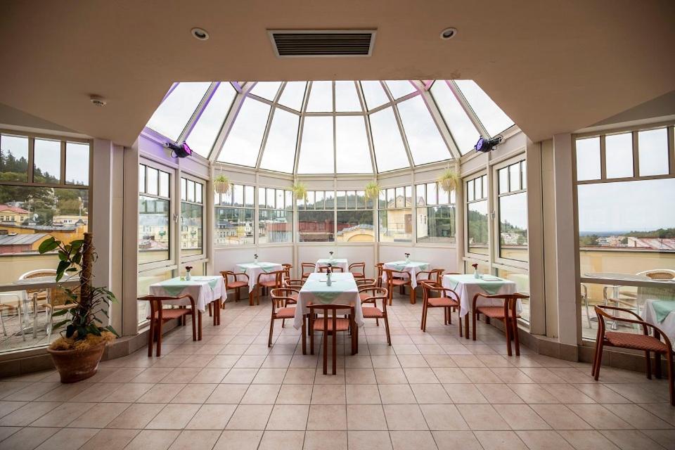 Hotel Flora Mariánské Lázně Esterno foto