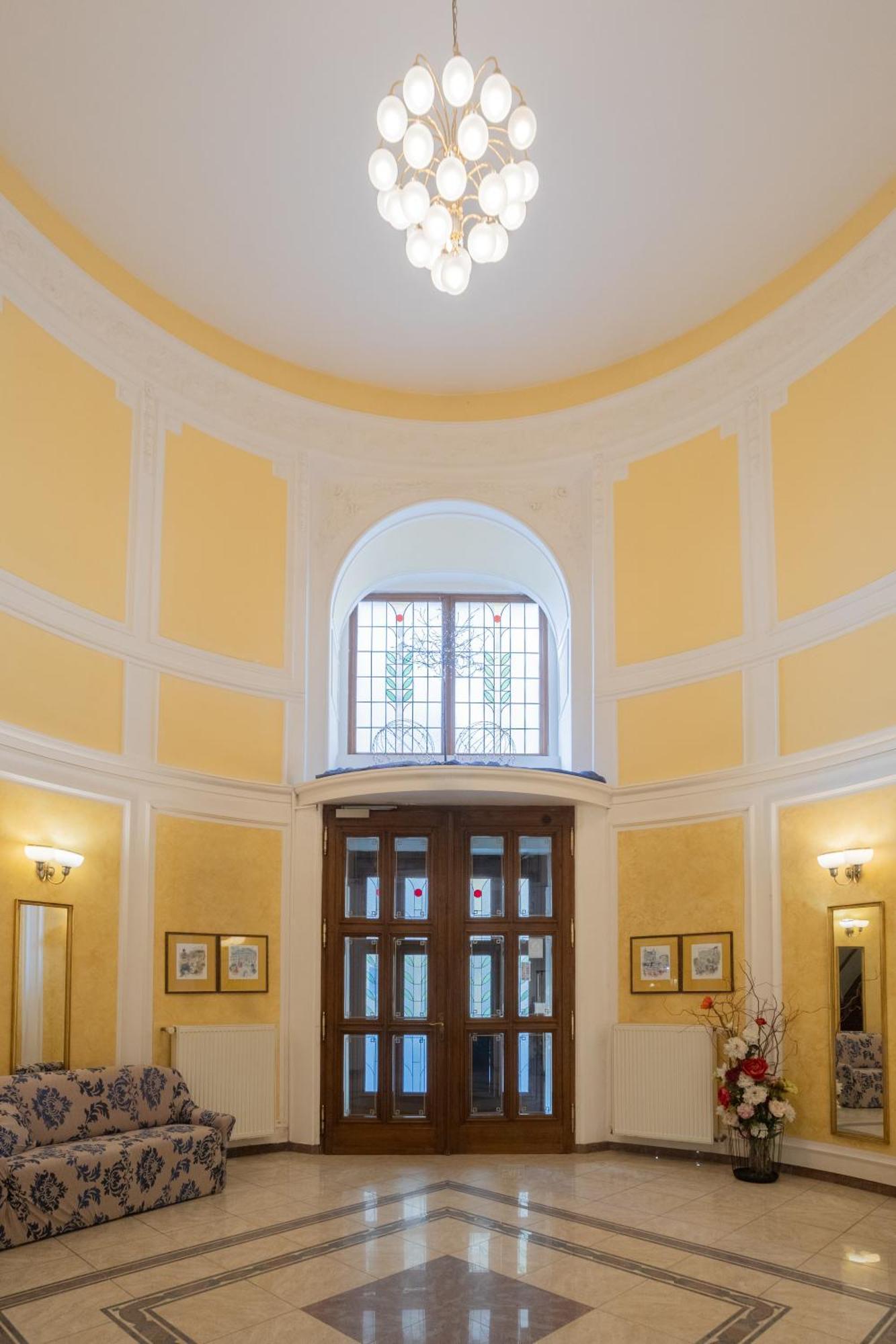Hotel Flora Mariánské Lázně Esterno foto