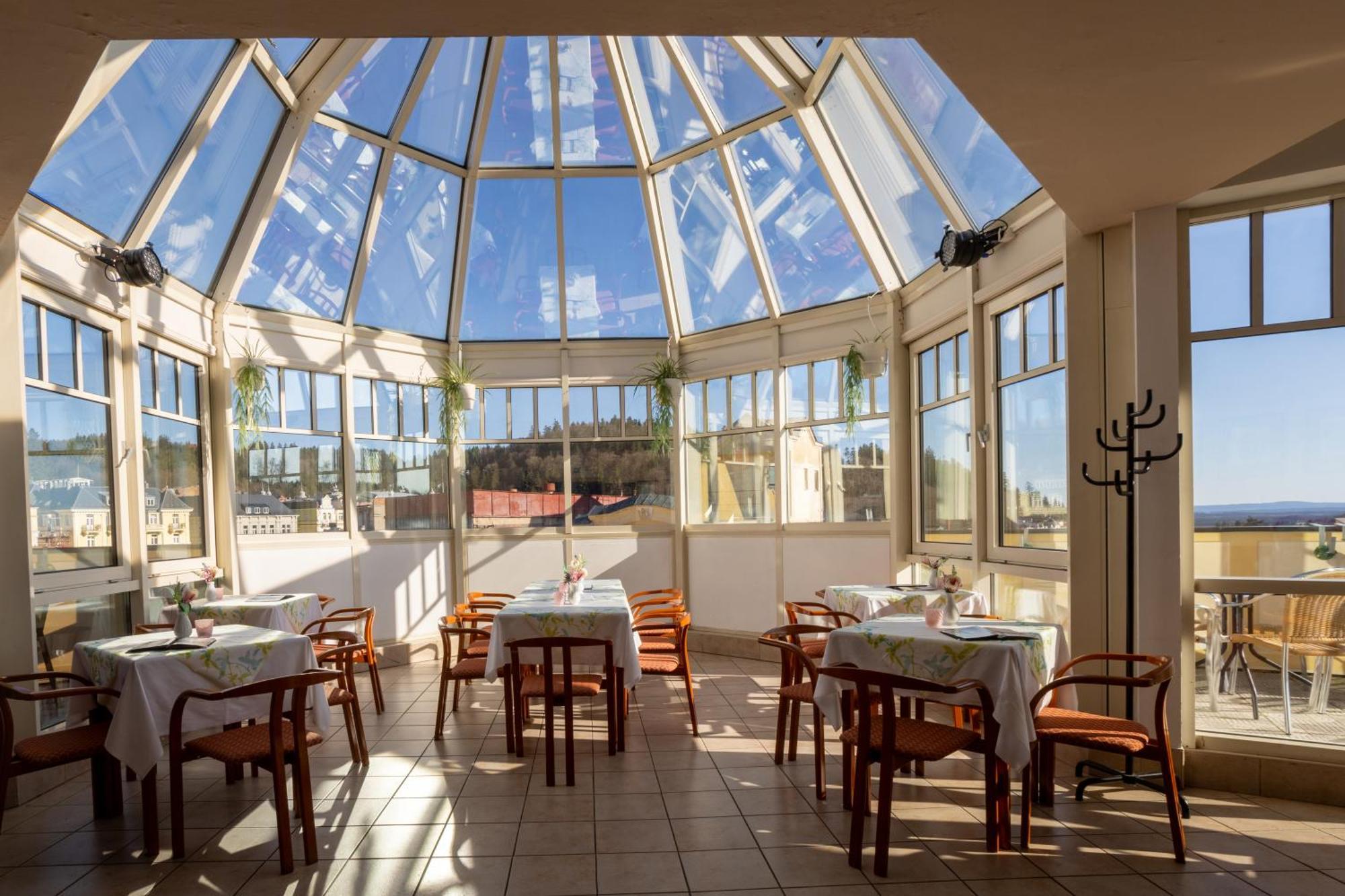 Hotel Flora Mariánské Lázně Esterno foto